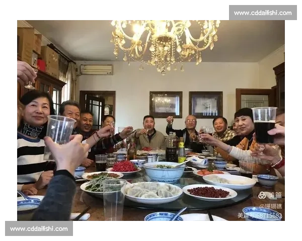 一张合影定格相聚时光见证团队成长与温暖记忆共同奋斗的珍贵瞬间